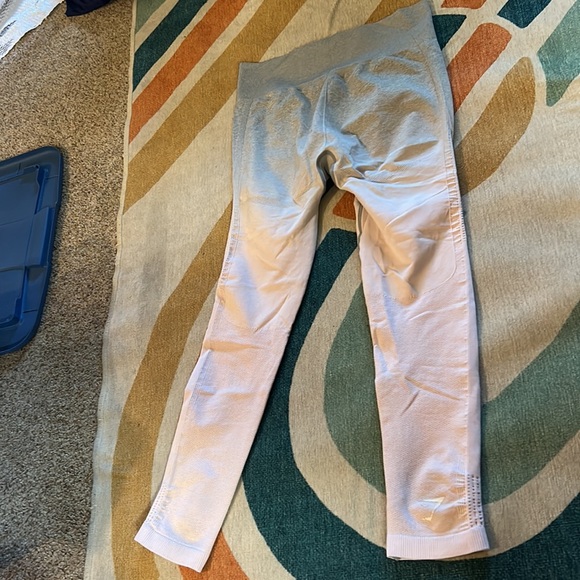 EUC gymshark leggings - Picture 3 of 6